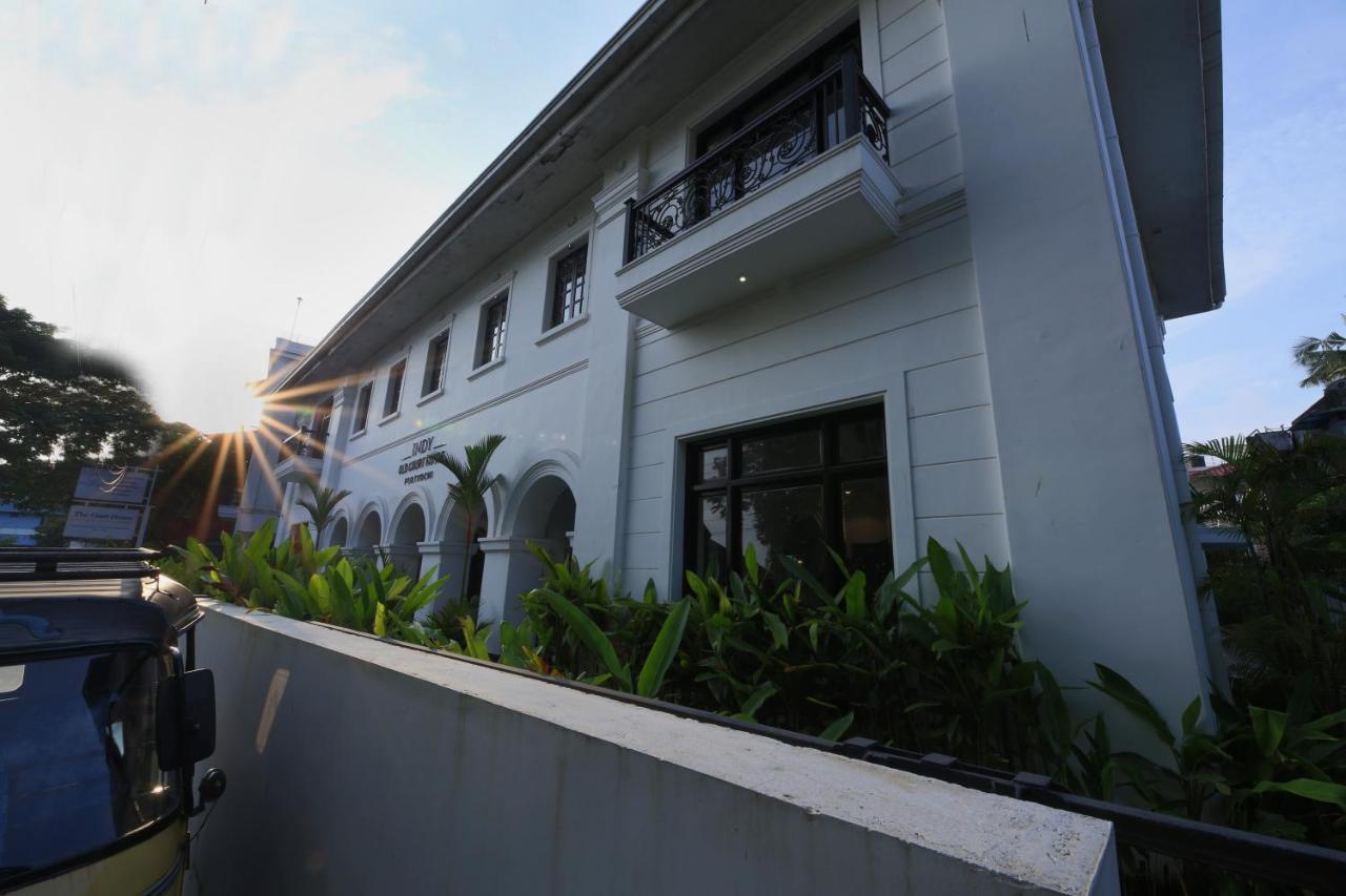 Alpha Old Court House Hotell Kochi Eksteriør bilde